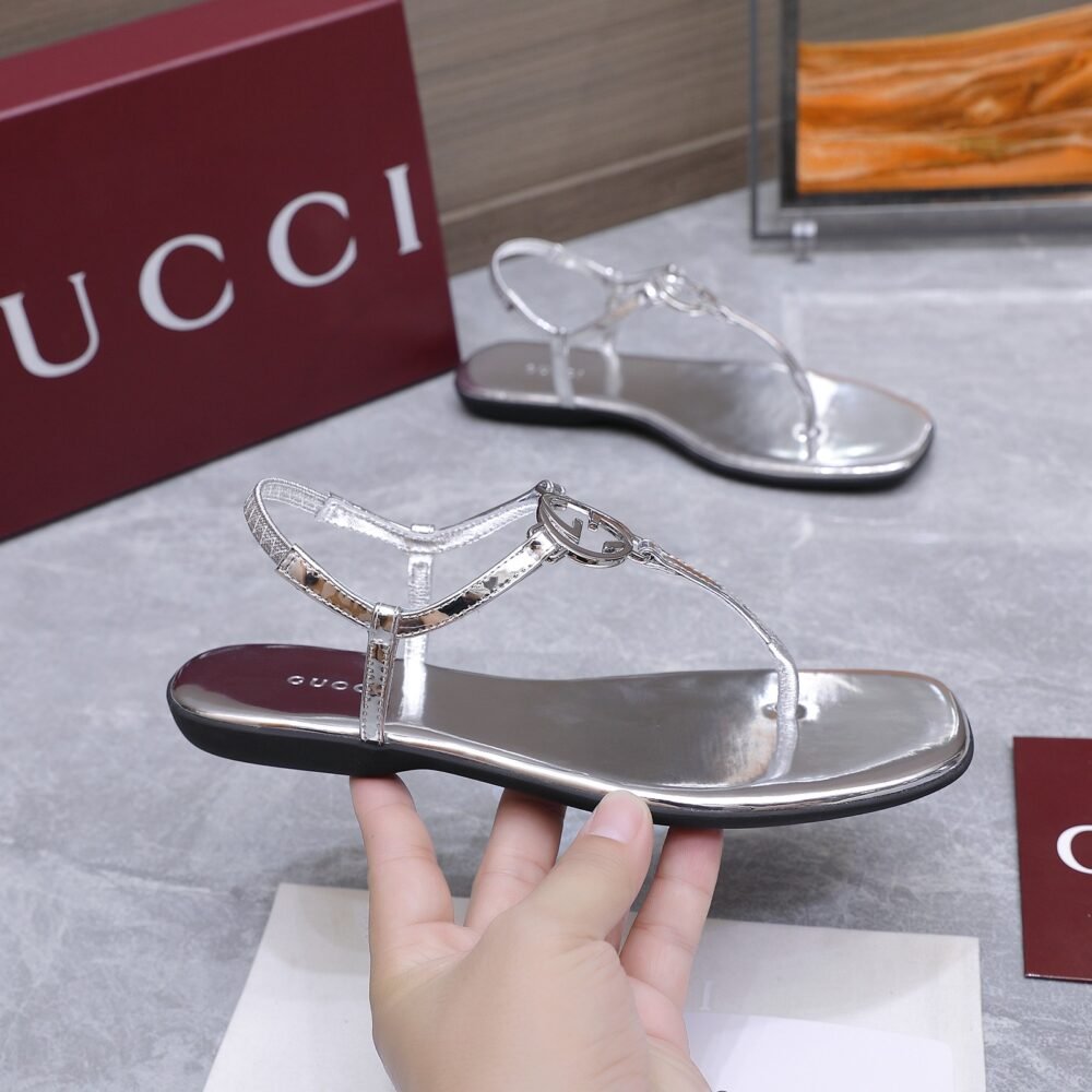 Gucci Women's Thong Sandal With Interlocking G Metallic Silver 874699 AAGNM 8106