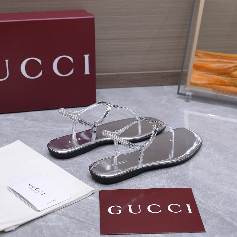 Gucci Women's Thong Sandal With Interlocking G Metallic Silver 874699 AAGNM 8106