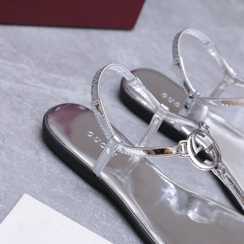 Gucci Women's Thong Sandal With Interlocking G Metallic Silver 874699 AAGNM 8106