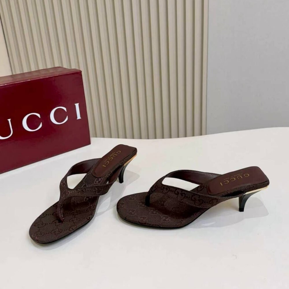 Gucci Women's Vittoria Thong Brown GG Canvas