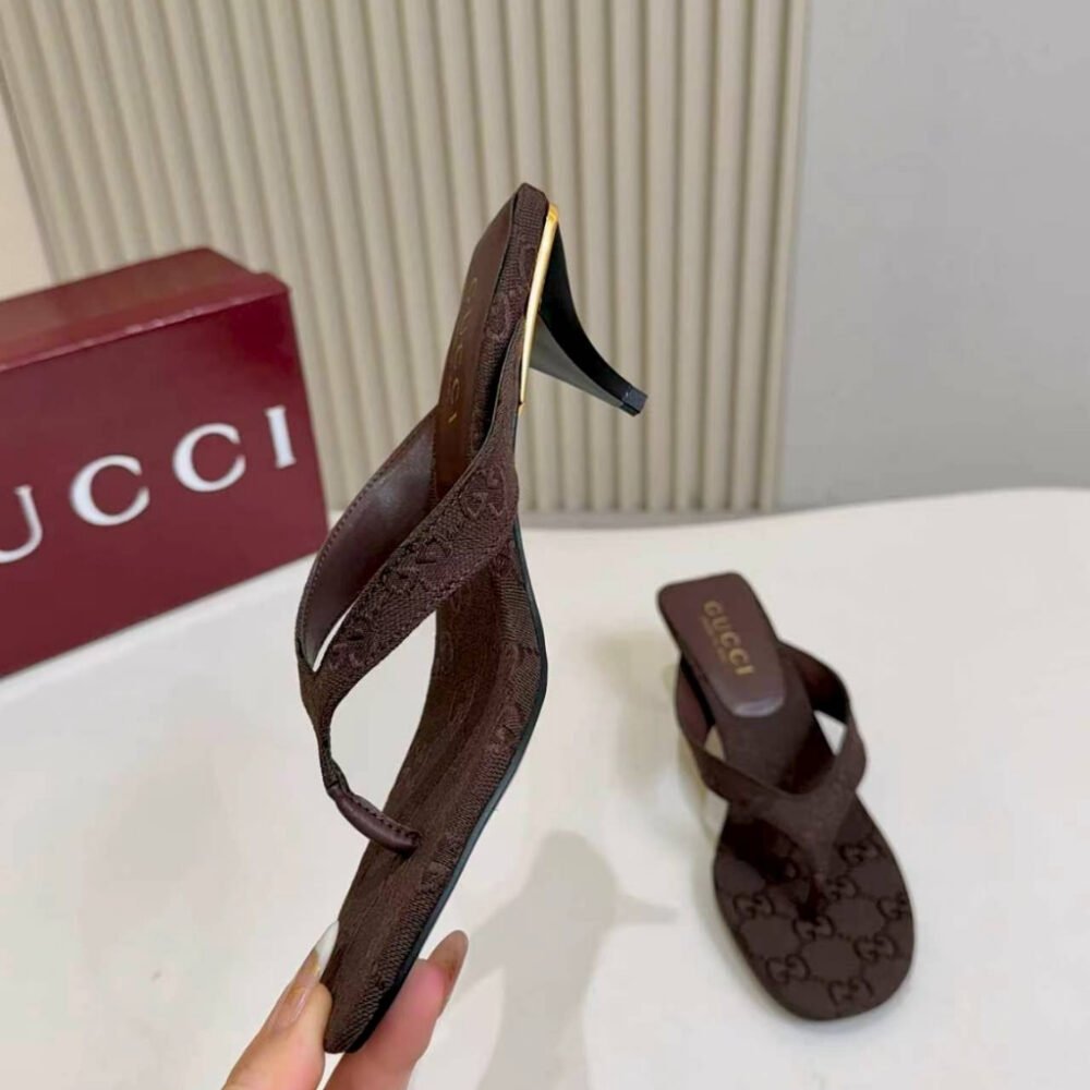 Gucci Women's Vittoria Thong Brown GG Canvas
