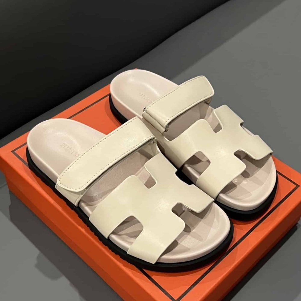 Hermes Chypre Sandal Beige H222299Z 32345