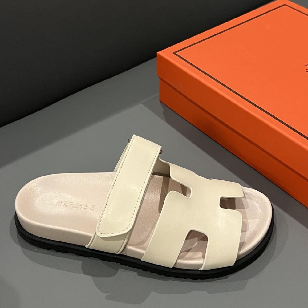 Hermes Chypre Sandal Beige H222299Z 32345