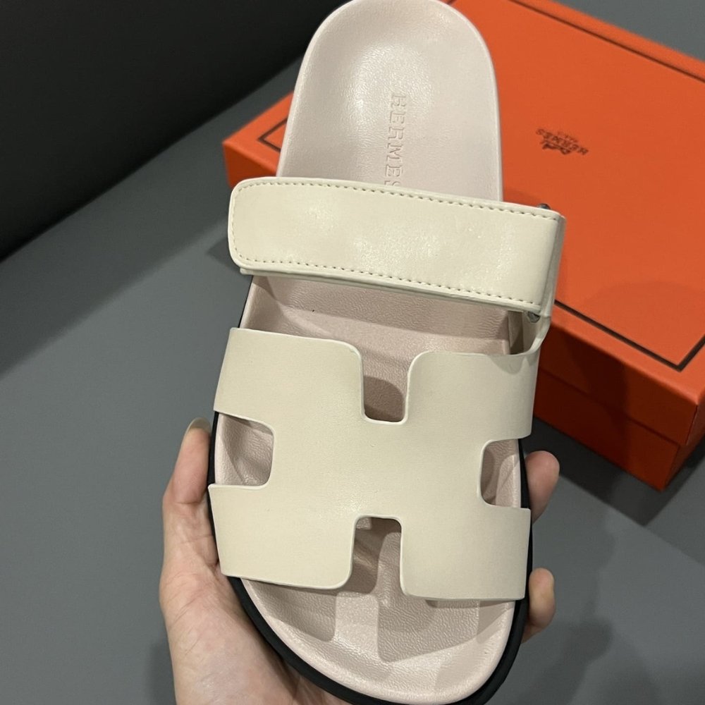 Hermes Chypre Sandal Beige H222299Z 32345