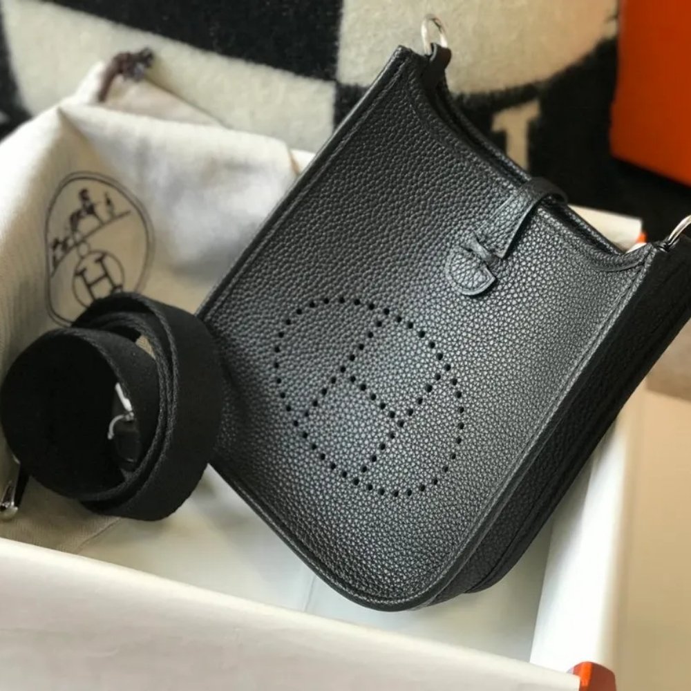 Hermes Evelyne TPM Crossbody Bag Black 16Cm H069426CKAV