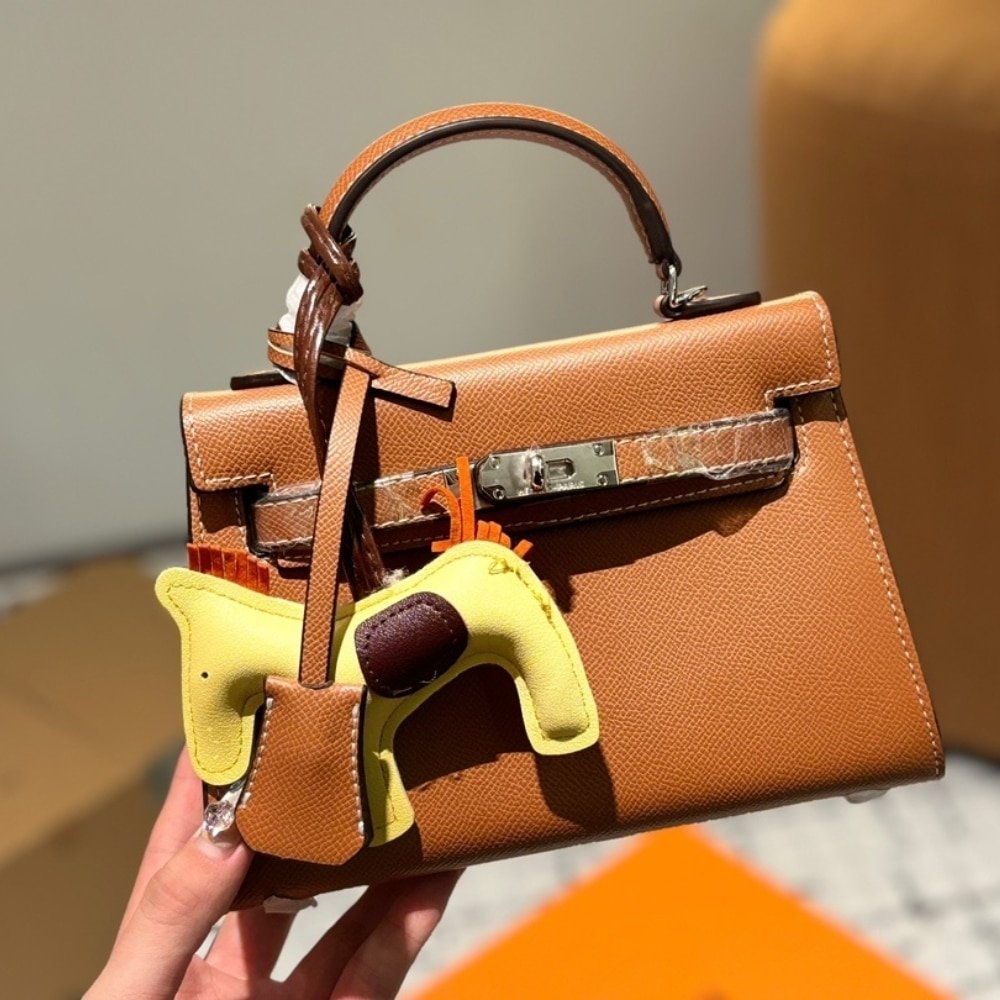 Hermès Kelly 20 Epsom Silver Buckle Brown 20Cm
