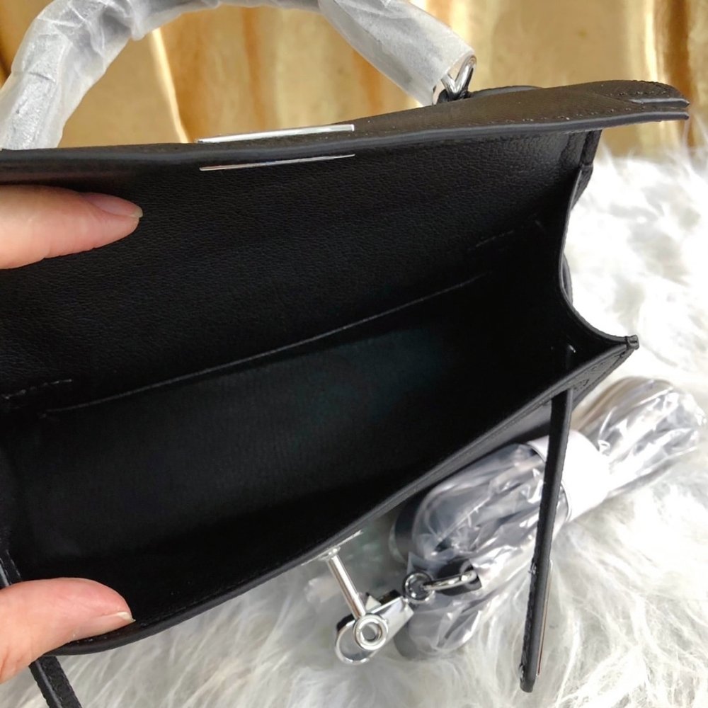 Hermes Kelly 22 Epsom Handbag Black 22cm