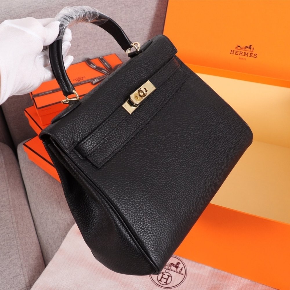 Hermes Kelly 25 Epsom Handbag Black And Gold Hardware 25cm