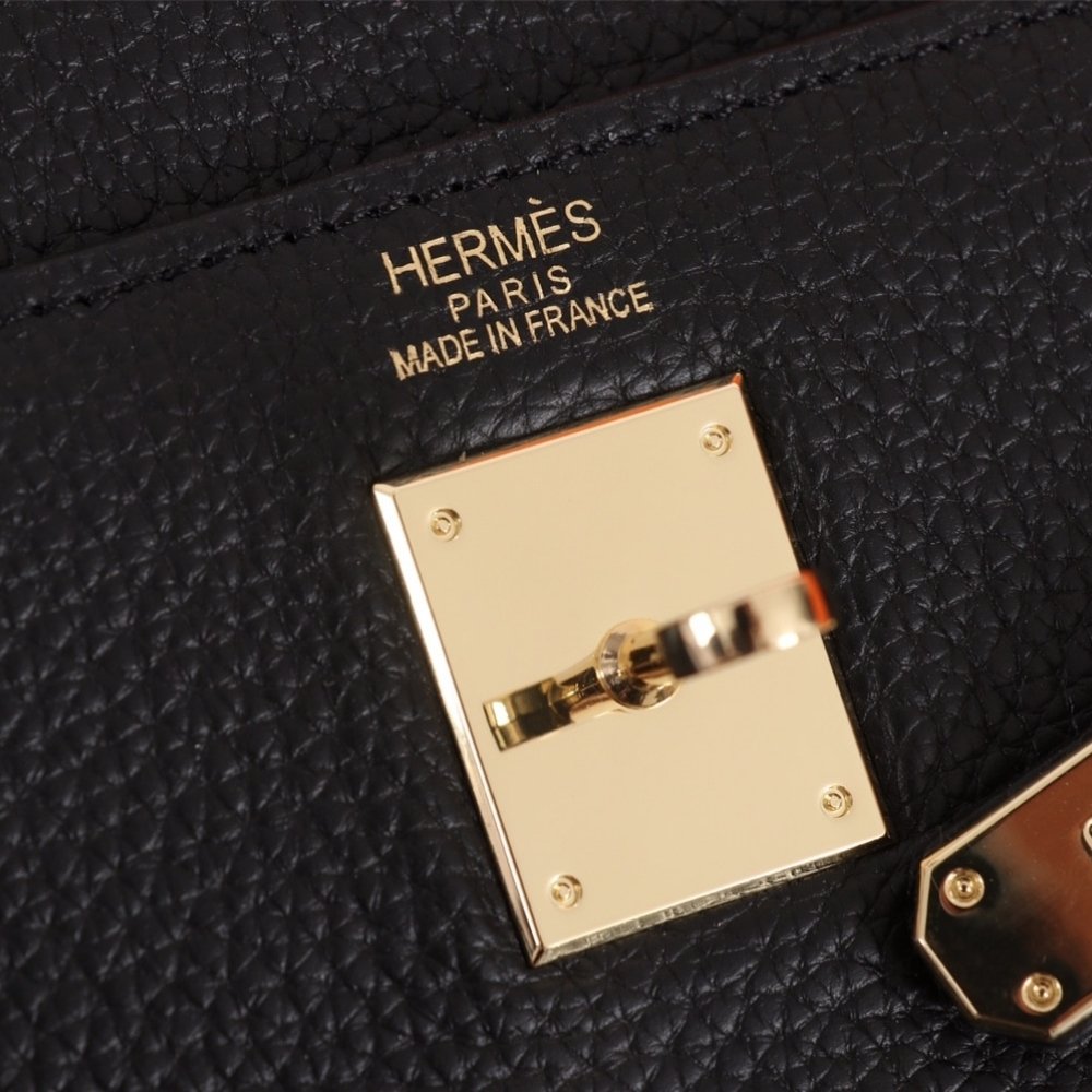 Hermes Kelly 25 Epsom Handbag Black And Gold Hardware 25cm