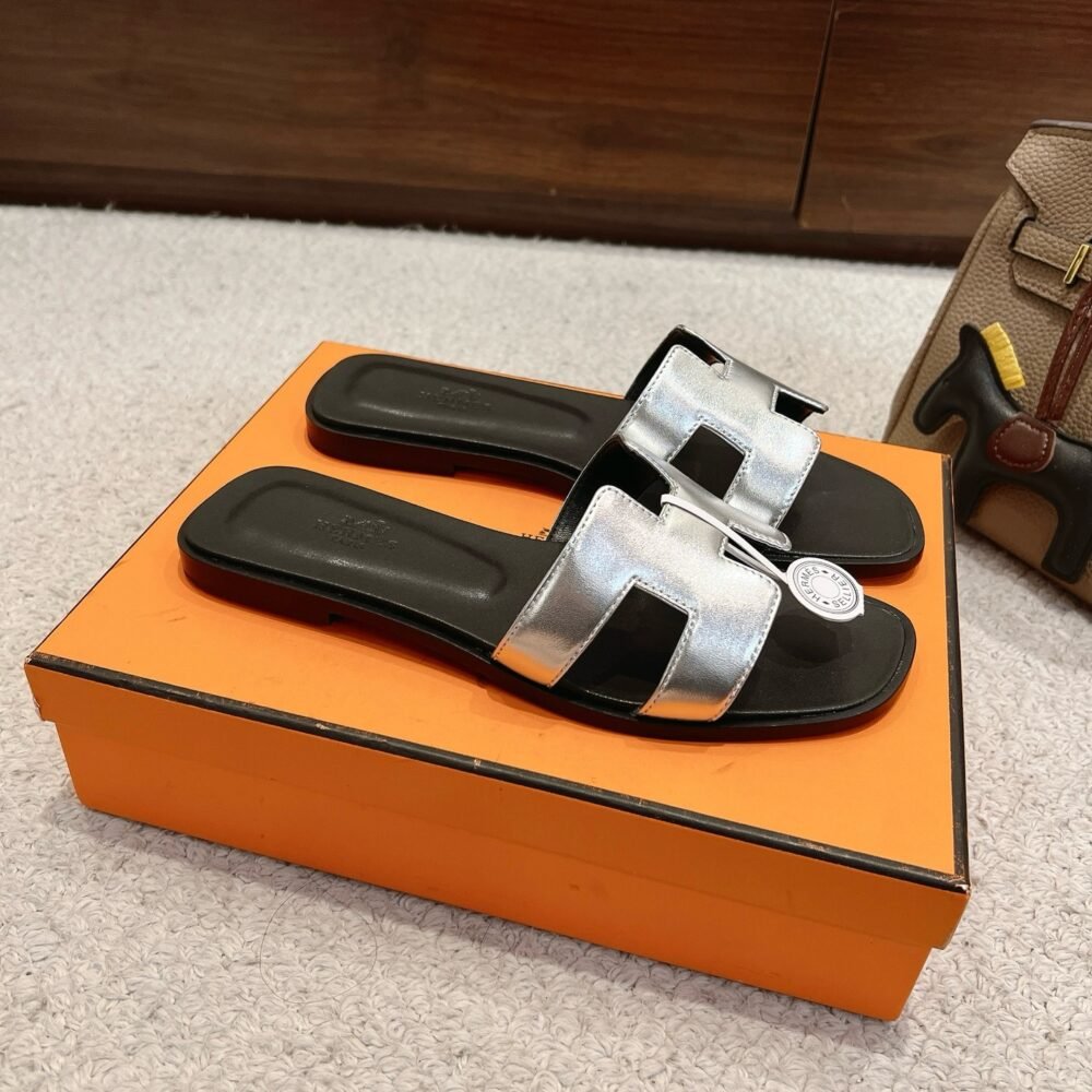 Hermes Oran Sandals Gris Argenté Silver