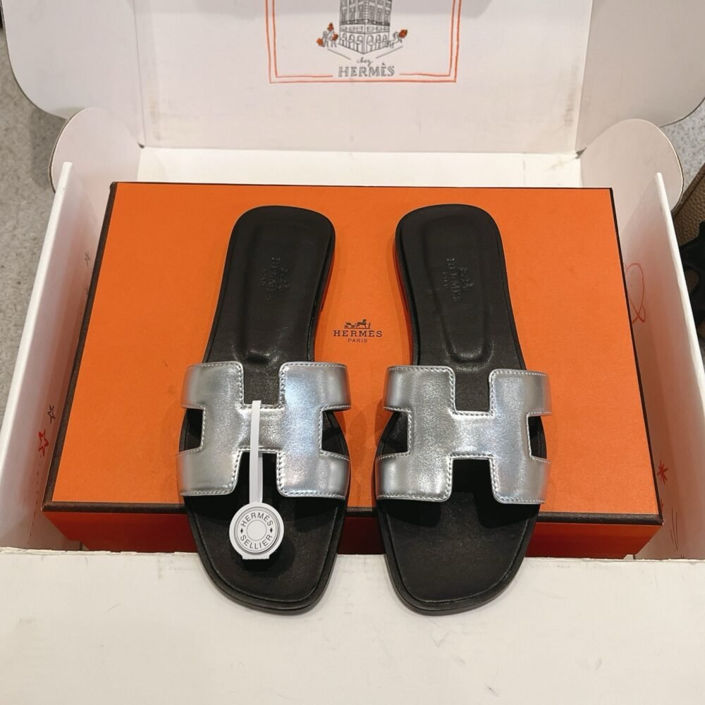 Hermes Oran Sandals Gris Argenté Silver