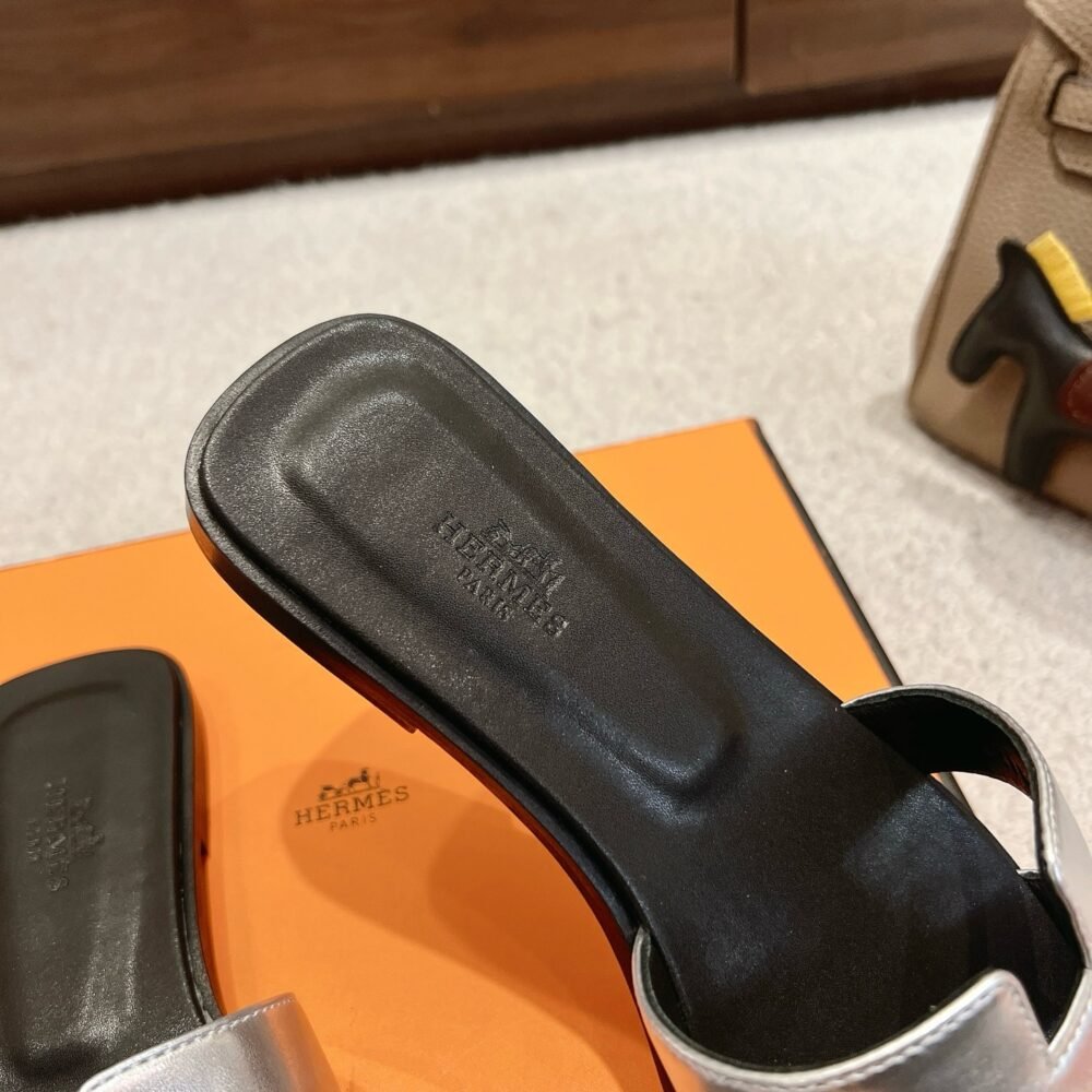 Hermes Oran Sandals Gris Argenté Silver