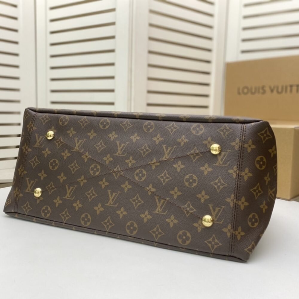 Louis Vuitton Artsy MM Monogram Brown 41Cm M44869