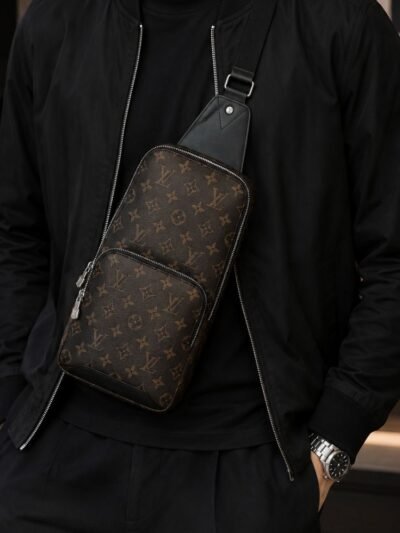 Louis Vuitton Avenue Slingbag Monogram Brown 31Cm M45897