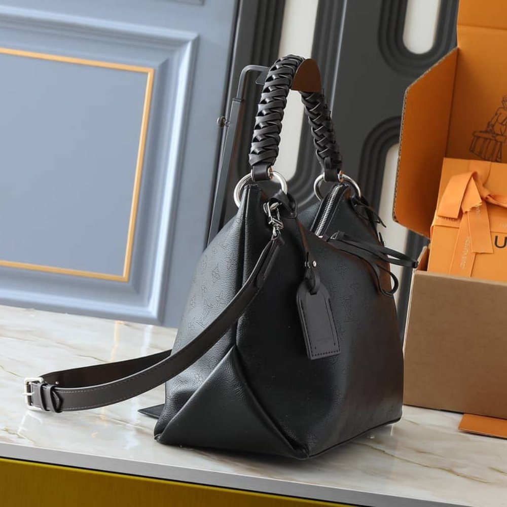 Louis Vuitton Beaubourg Hobo MM Black 32Cm M56073