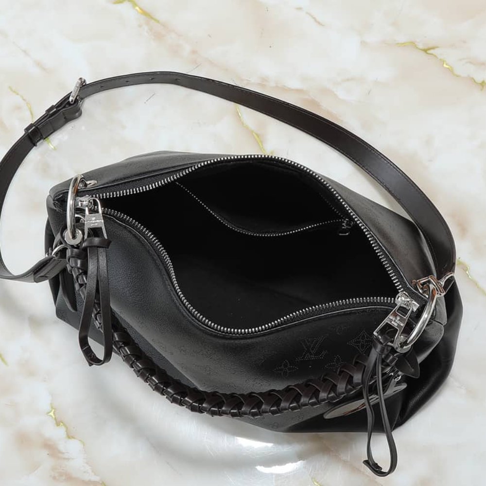 Louis Vuitton Beaubourg Hobo MM Black 32Cm M56073