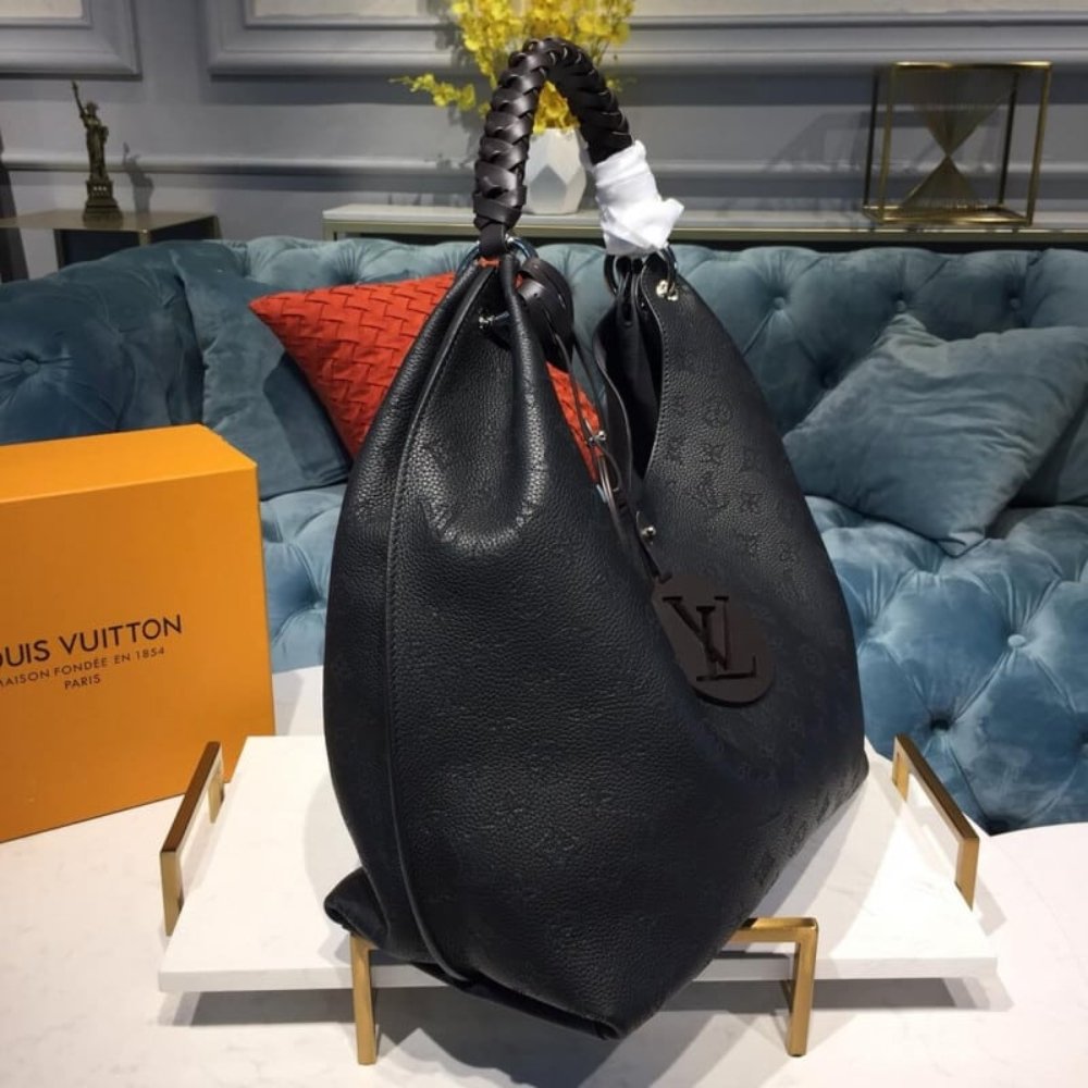 Louis Vuitton Carmel Mahina Black 40Cm M52950
