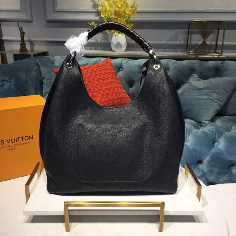 Louis Vuitton Carmel Mahina Black 40Cm M52950
