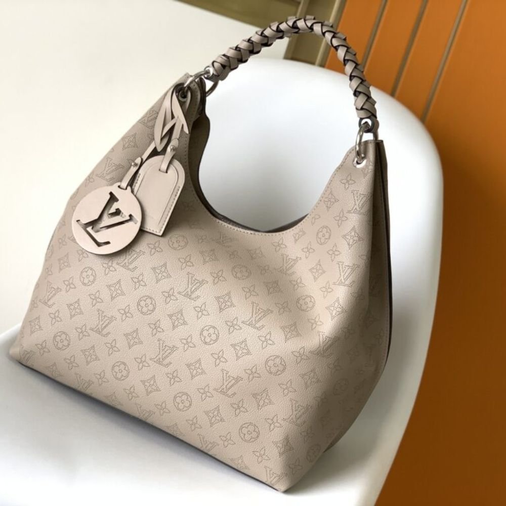 Louis Vuitton Carmel Mahina Gray 40Cm M56084