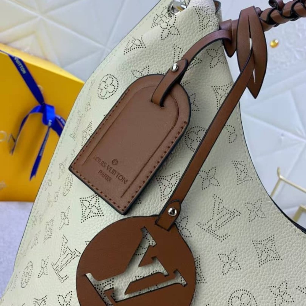 Louis Vuitton Carmel Mahina White Brown 40Cm