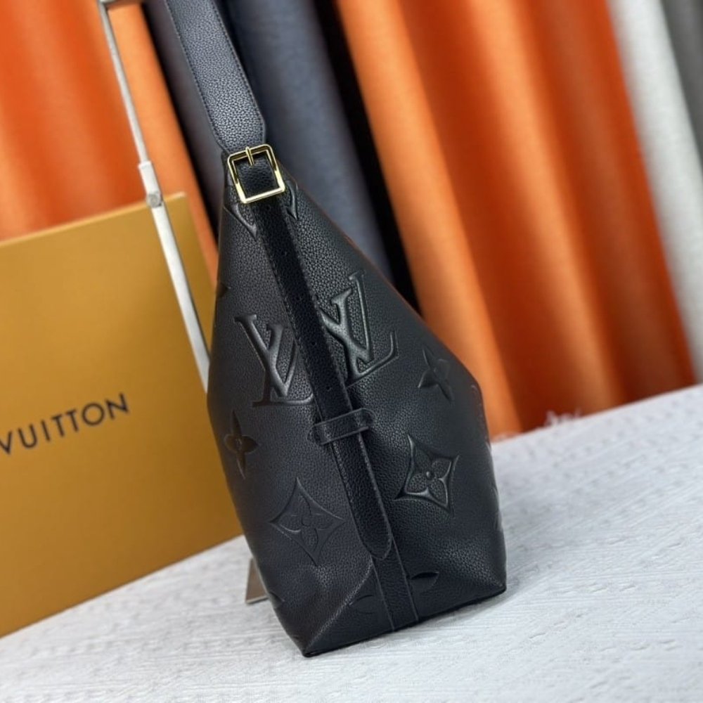 Louis Vuitton CarryAll MM Black 39Cm M46289