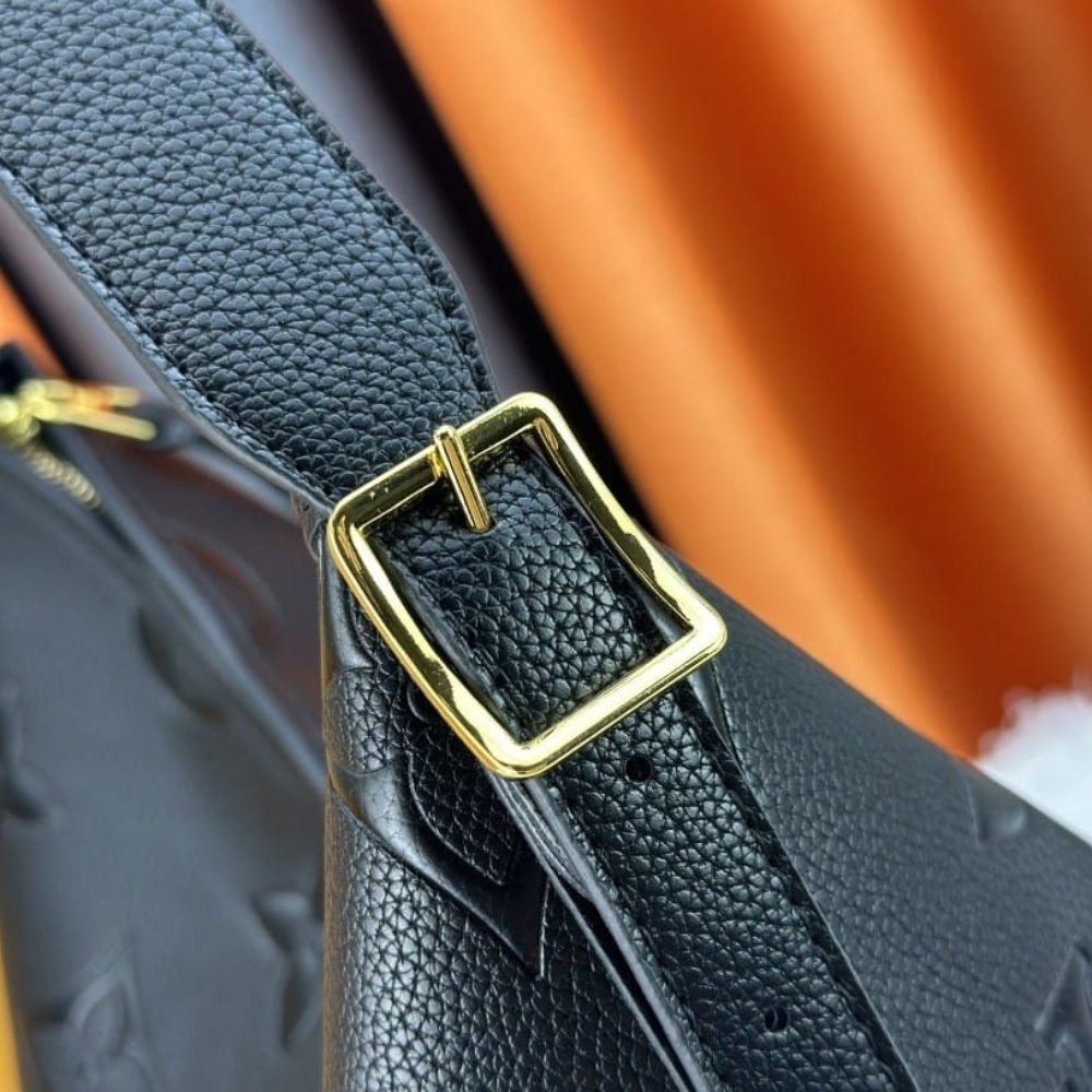 Louis Vuitton CarryAll MM Black 39Cm M46289