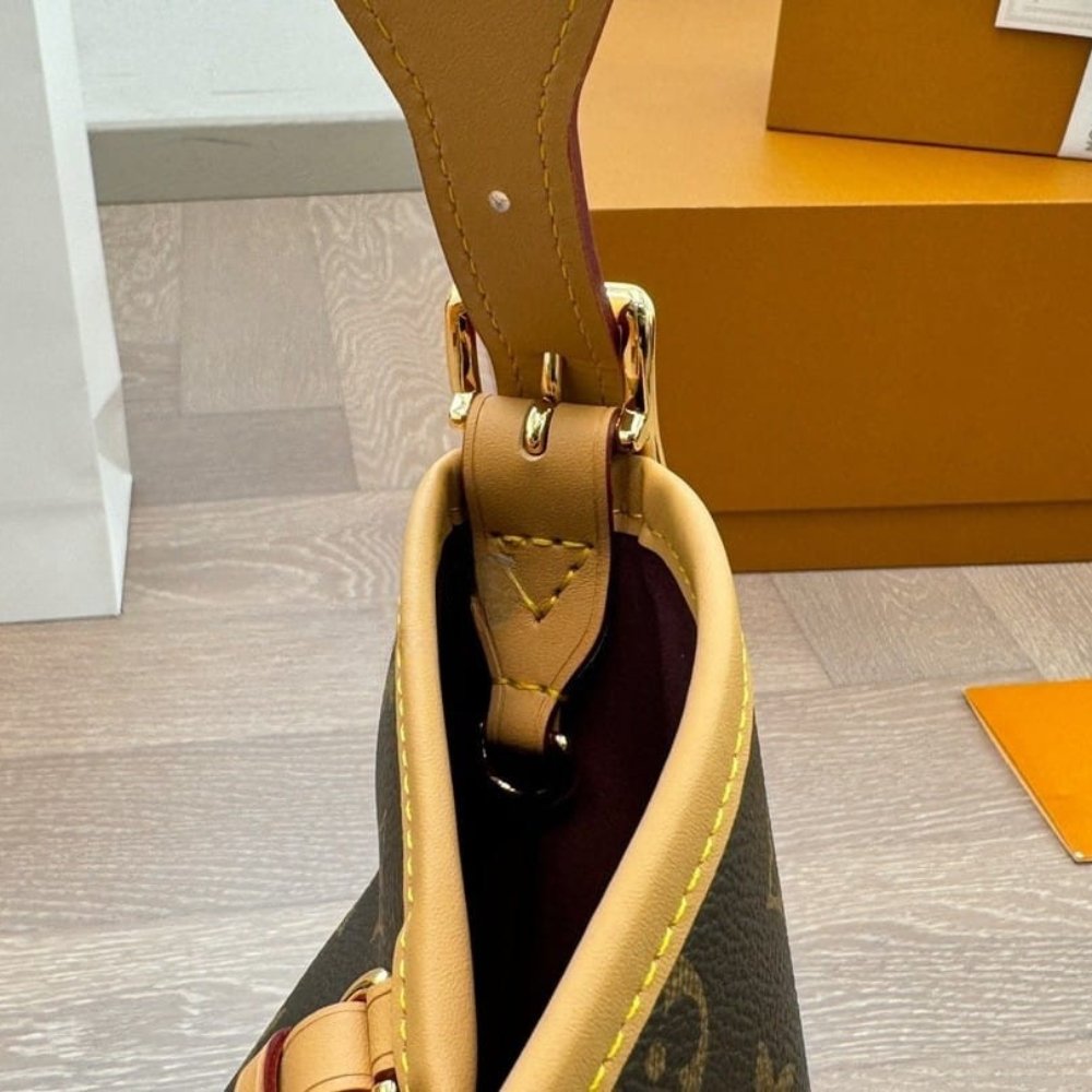 Louis Vuitton CarryAll MM Monogram Brown 39Cm M46197