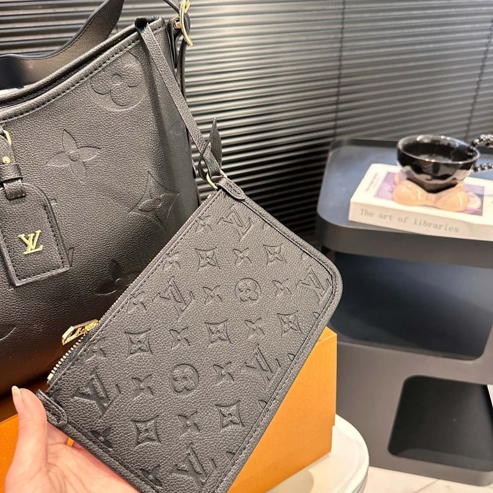 Louis Vuitton CarryAll PM Black 29Cm M46288