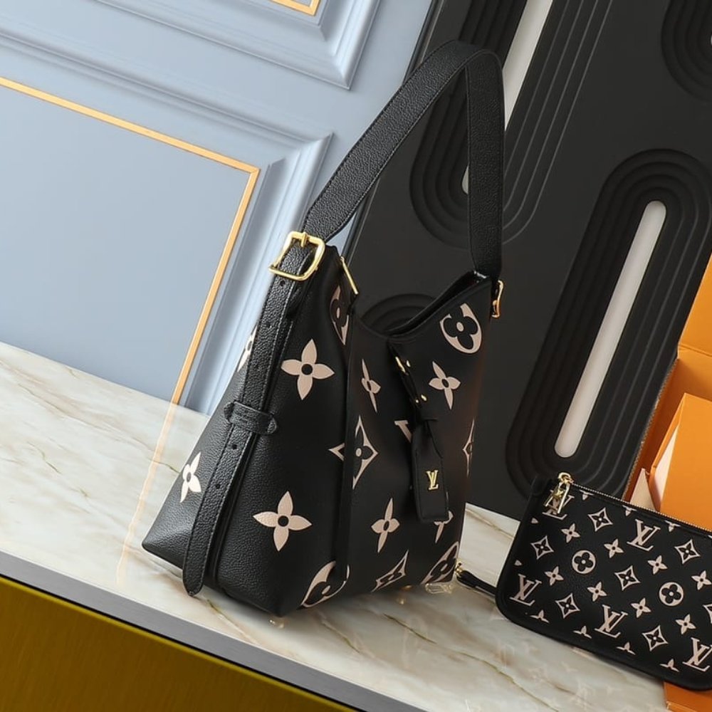Louis Vuitton CarryAll PM Black Beige 29Cm