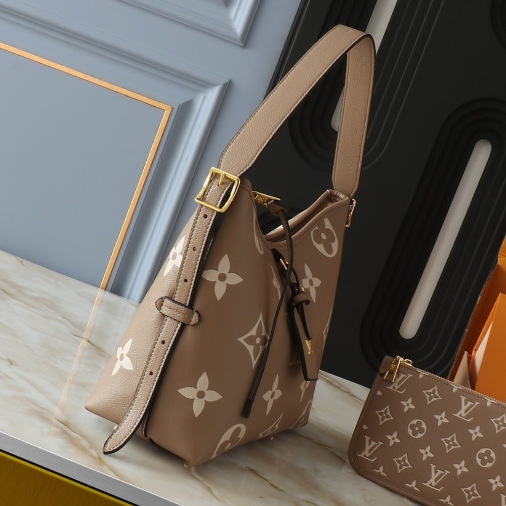 Louis Vuitton CarryAll PM Crème Beige 29Cm M47180