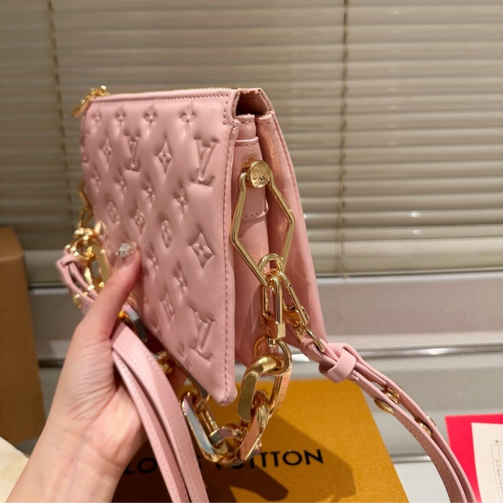 Louis Vuitton Coussin BB Pink 21cm