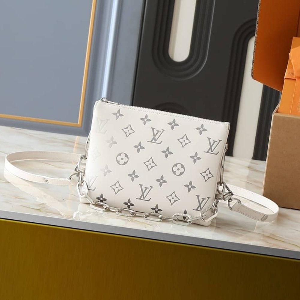 Louis Vuitton Coussin BB White 21Cm M11957