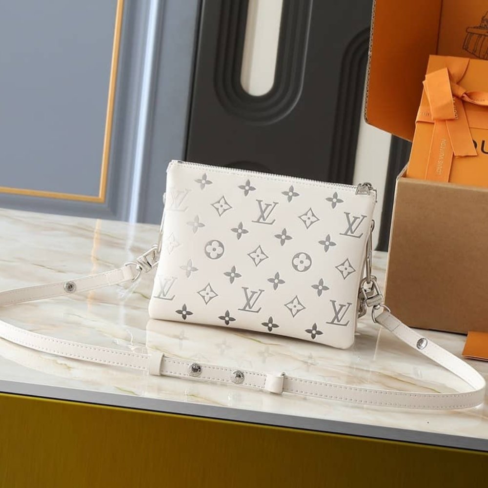 Louis Vuitton Coussin BB White 21Cm M11957
