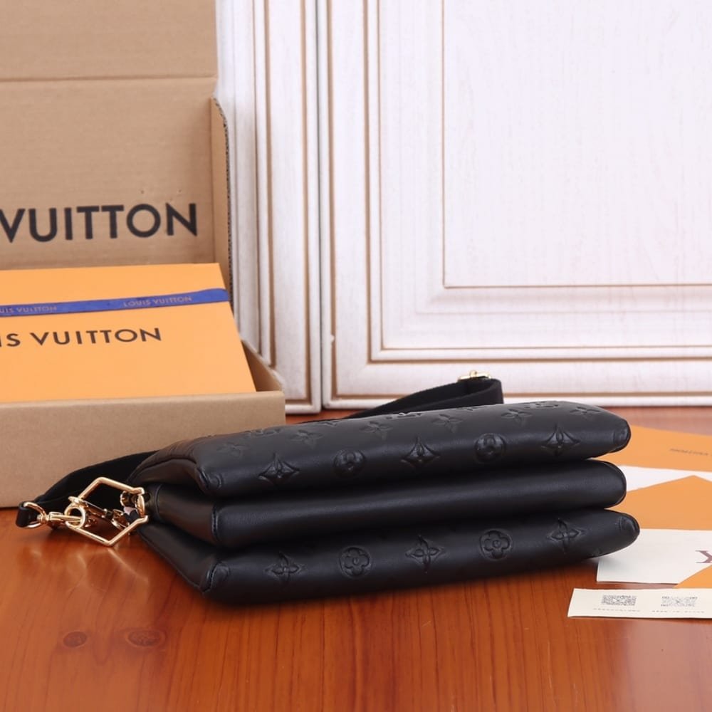 Louis Vuitton Coussin PM Bag Black 26Cm M21260