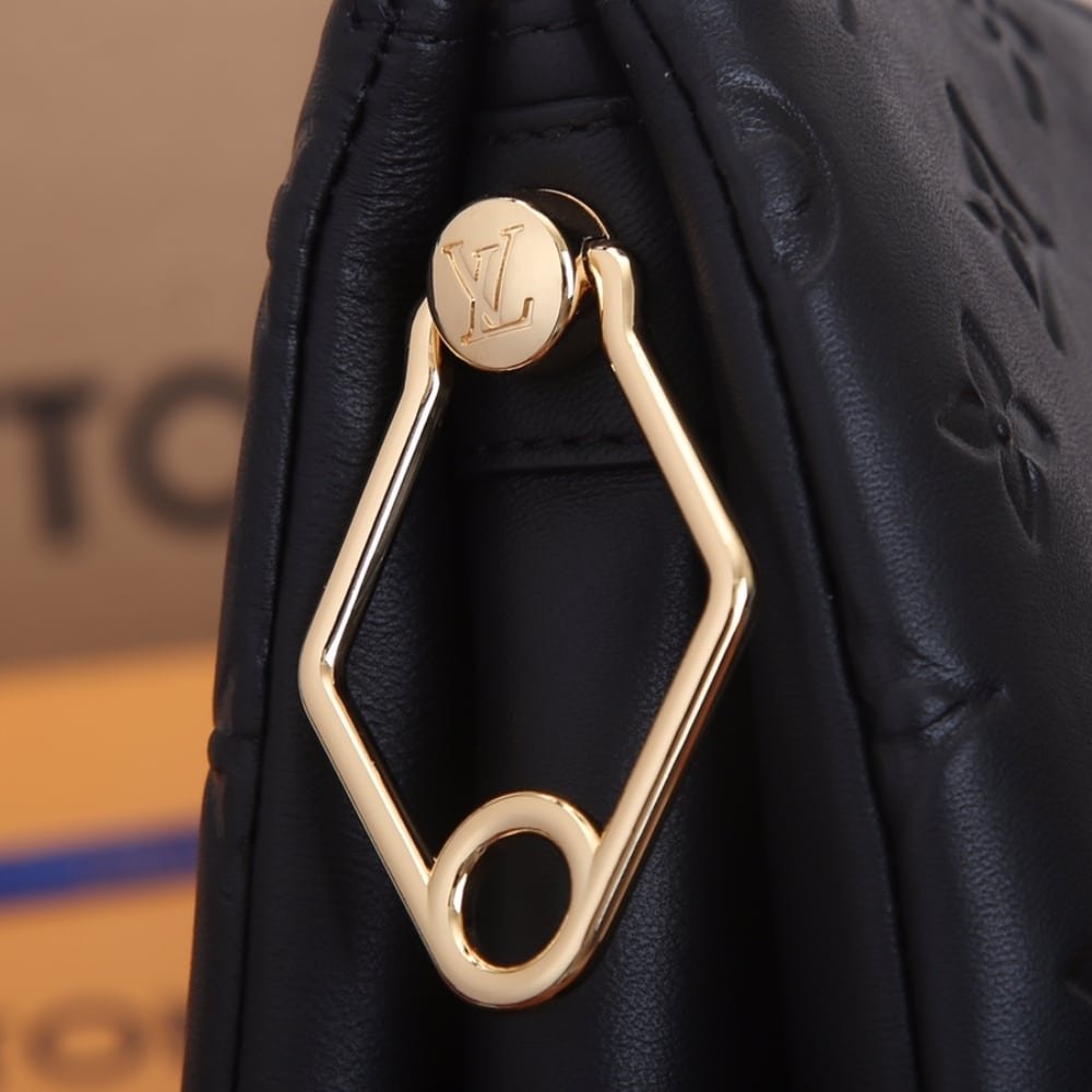 Louis Vuitton Coussin PM Bag Black 26Cm M21260