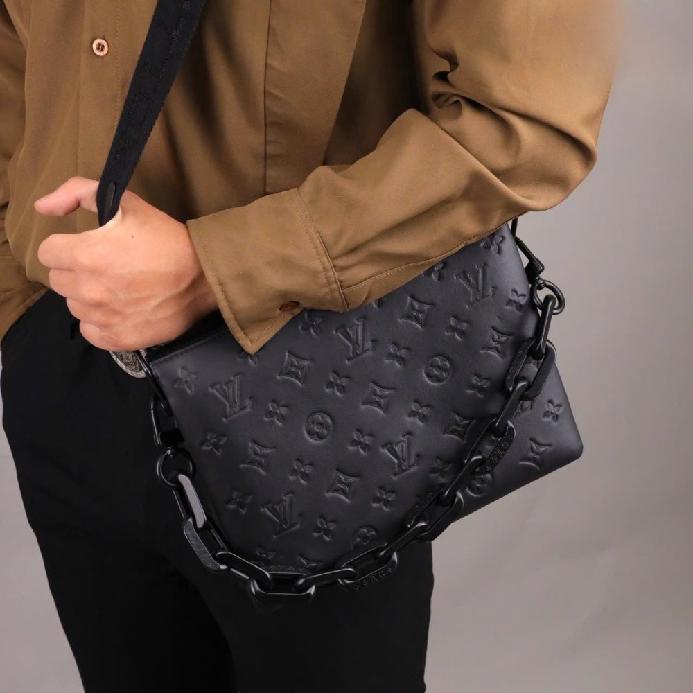 Louis Vuitton Coussin PM Black 27Cm M11370