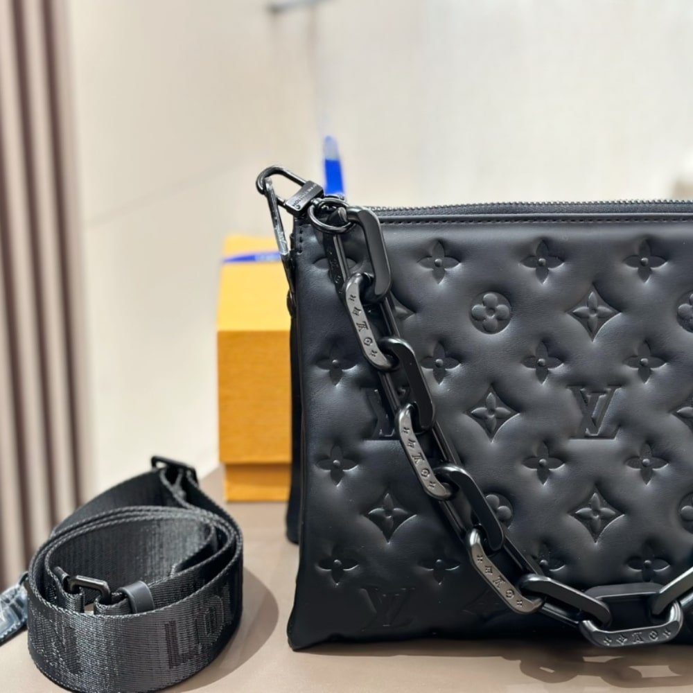 Louis Vuitton Coussin PM Black 27Cm M11370