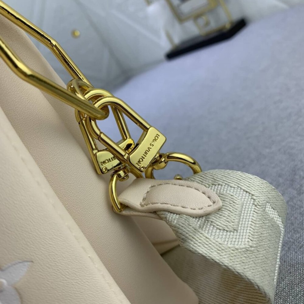 Louis Vuitton Coussin PM Cream 26Cm M22398