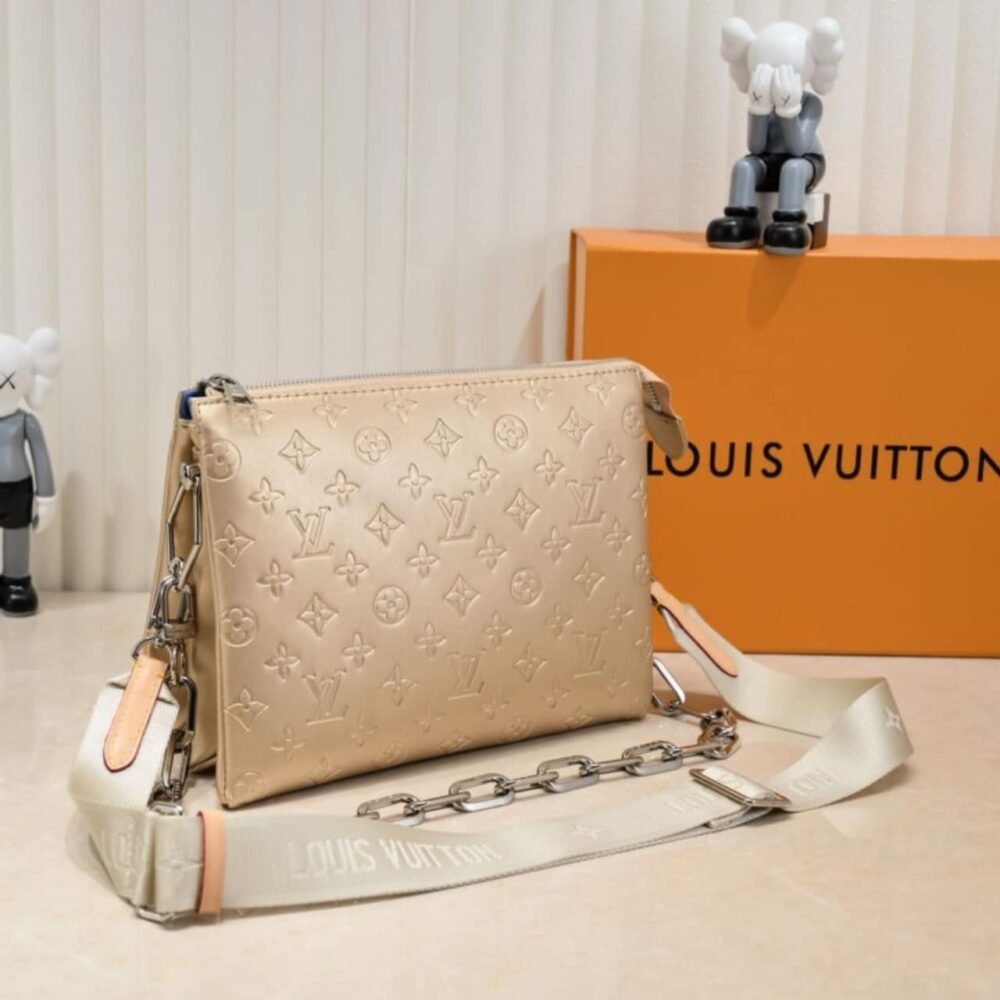Louis Vuitton Coussin PM Golden 26Cm M59278