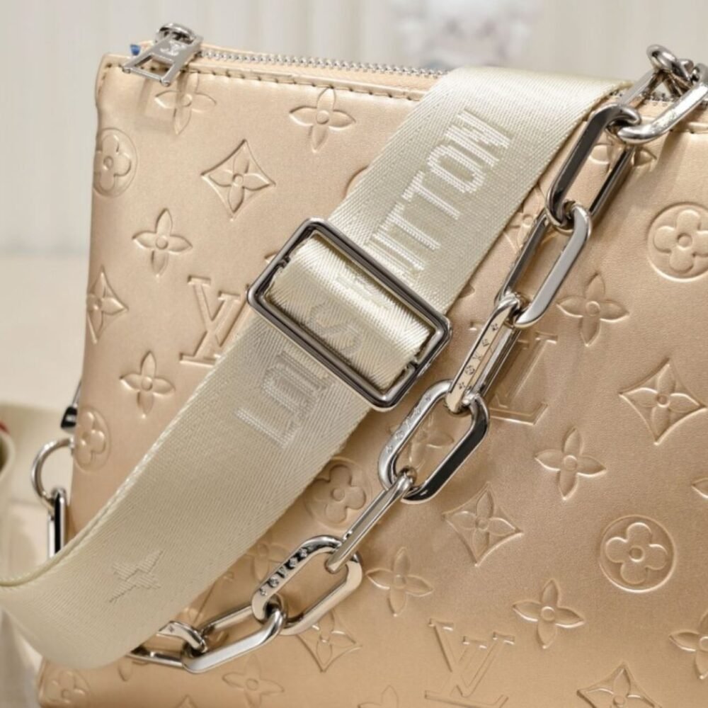 Louis Vuitton Coussin PM Golden 26Cm M59278