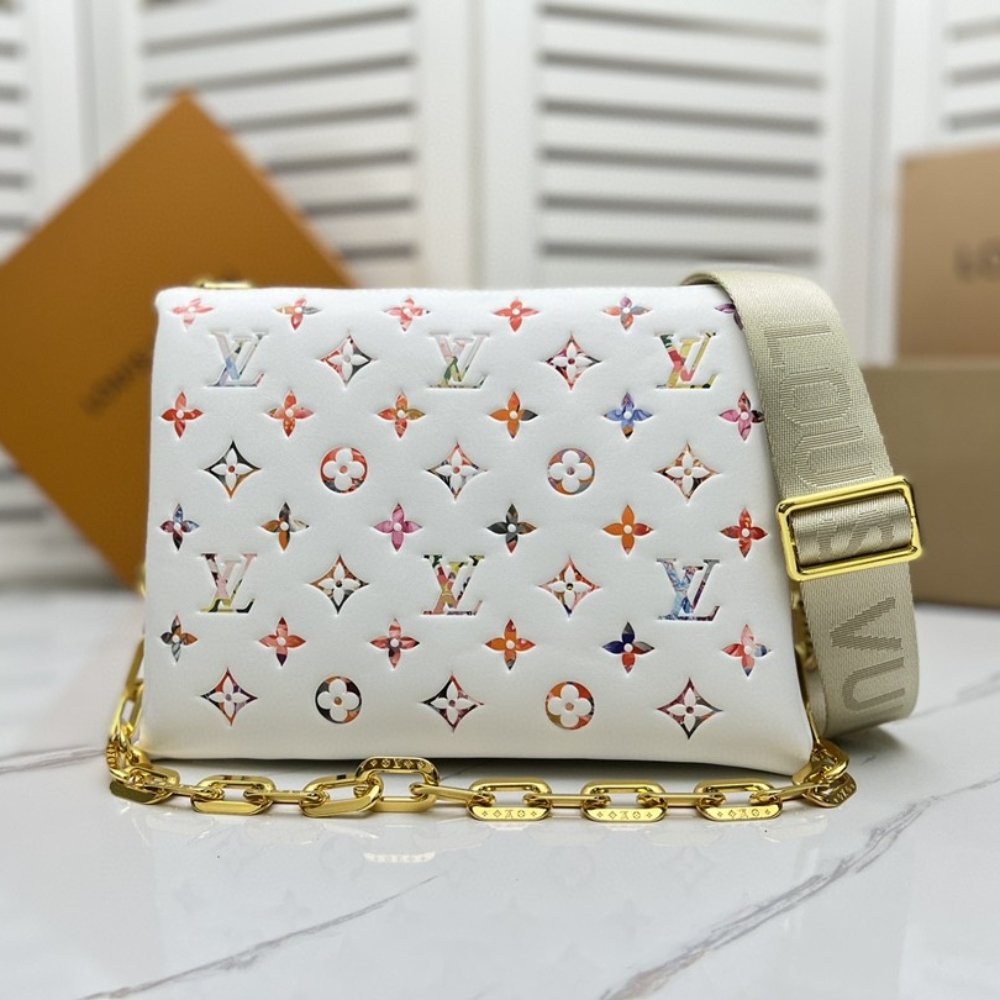 Louis Vuitton Coussin PM White 26Cm M21209