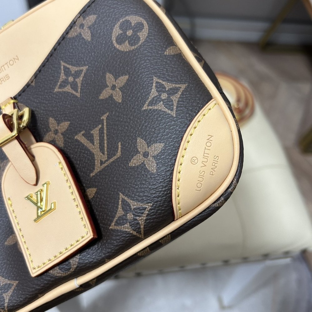 Louis Vuitton Deauville Monogram Bag Brown 19Cm M45528