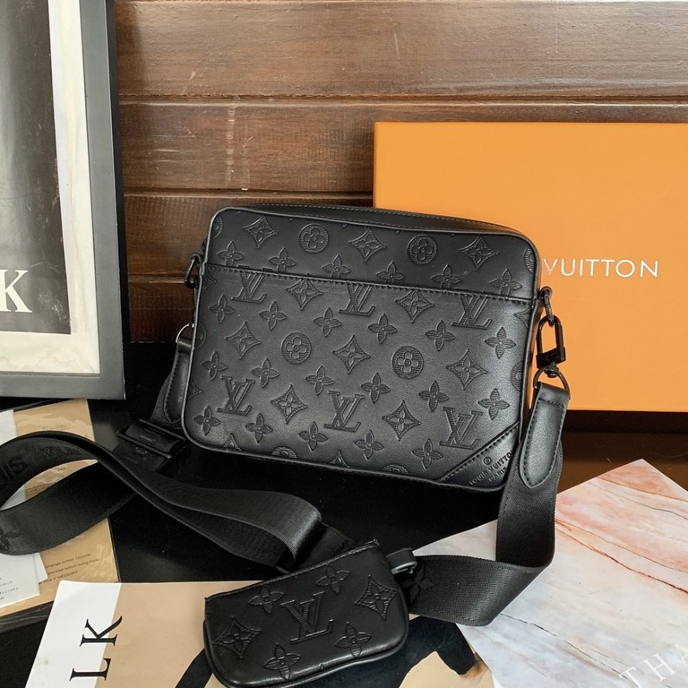 Louis Vuitton Duo Messenger Black 25cm M69827