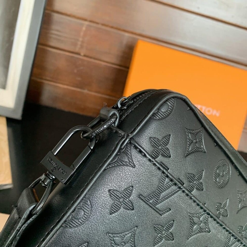 Louis Vuitton Duo Messenger Black 25cm M69827