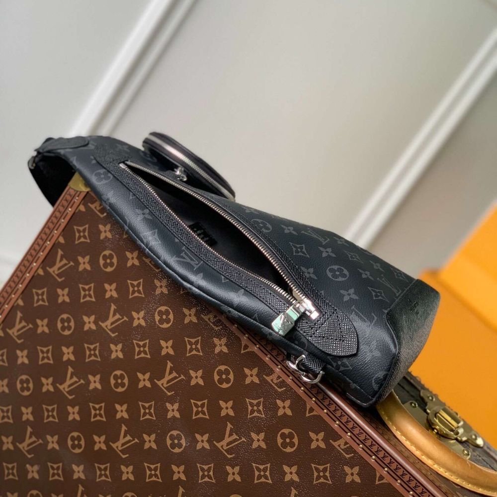 Louis Vuitton Duo Slingbag Monogram Black 42Cm M30936