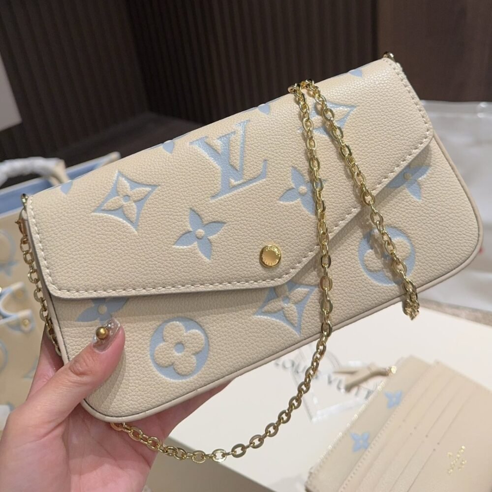 Louis Vuitton Félicie Pochette Candy Blue 21Cm M83025