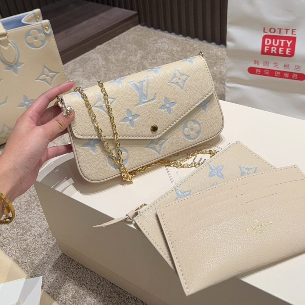 Louis Vuitton Félicie Pochette Candy Blue 21Cm M83025