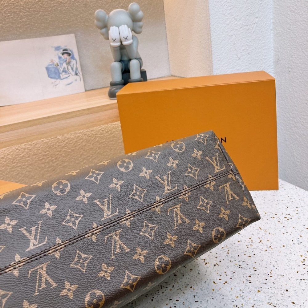 Louis Vuitton Graceful PM Monogram Canvas Red 35cm M43701