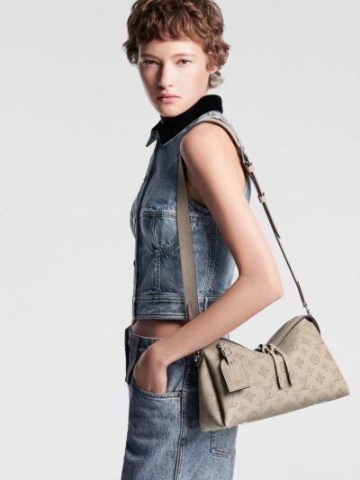 Louis Vuitton Hand It All PM Galet Gray 29Cm M24255