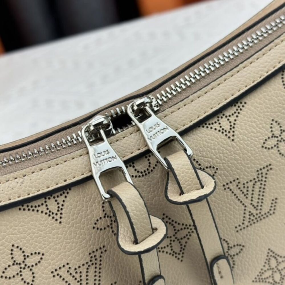 Louis Vuitton Hand It All PM Galet Gray 29Cm M24255